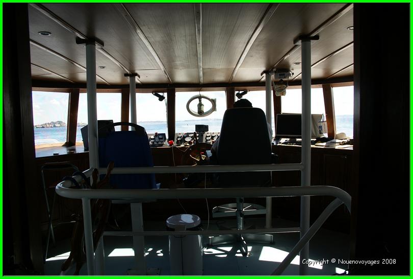 LE CAPITAINE
