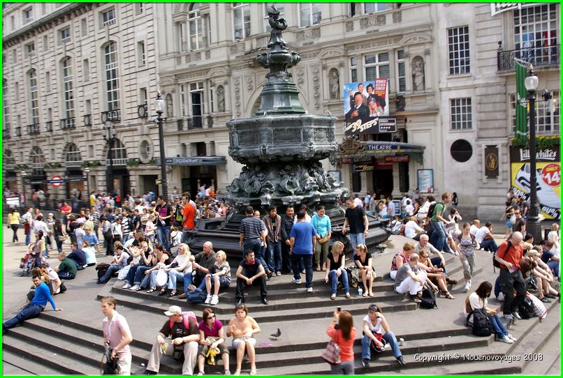 PICCADILLY CIRCUS