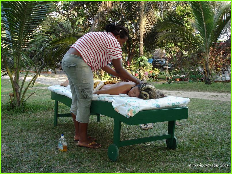 NOTRE MASSEUSE