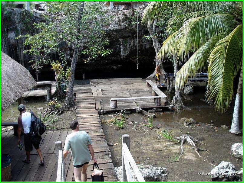 ARRIVEE AU 1er CENOTE  