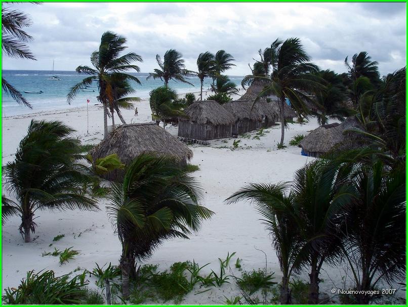 AKUMAL 