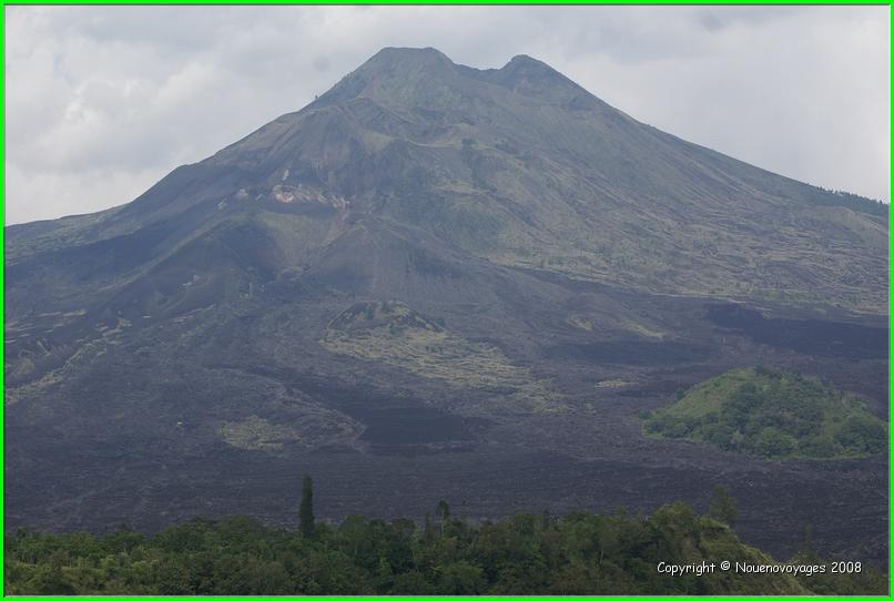 LE VOLCAN LE MONT BATUR
