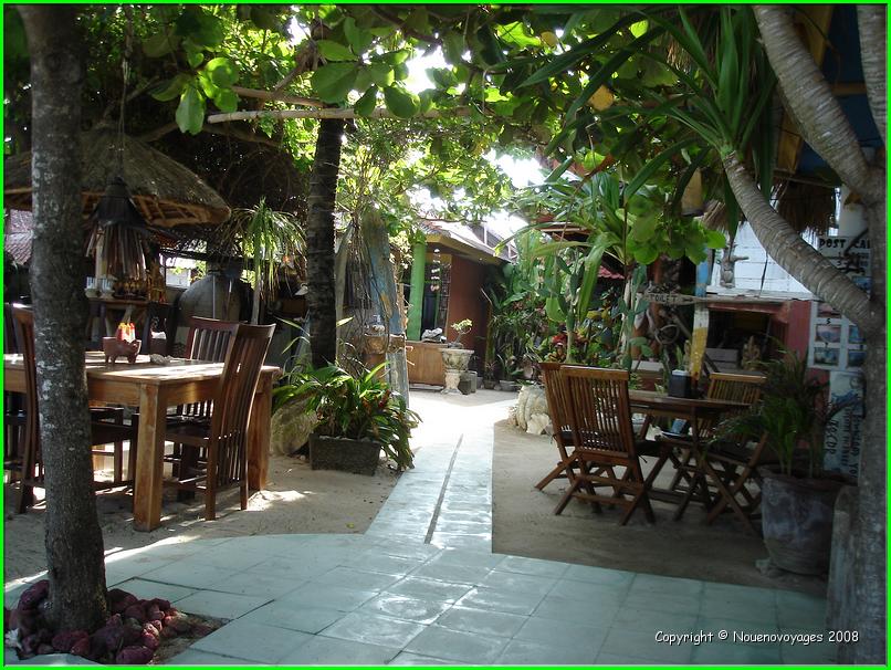 BUNGA BUNGALOW.