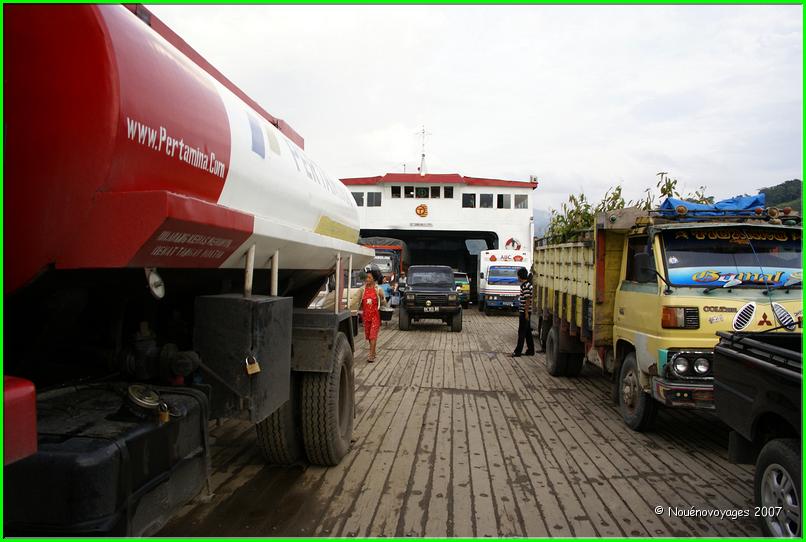 LAC TOBA 