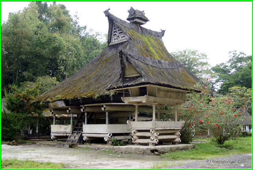 MAISON DES GARDIENS  