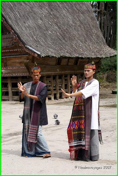 DANSE BATAK