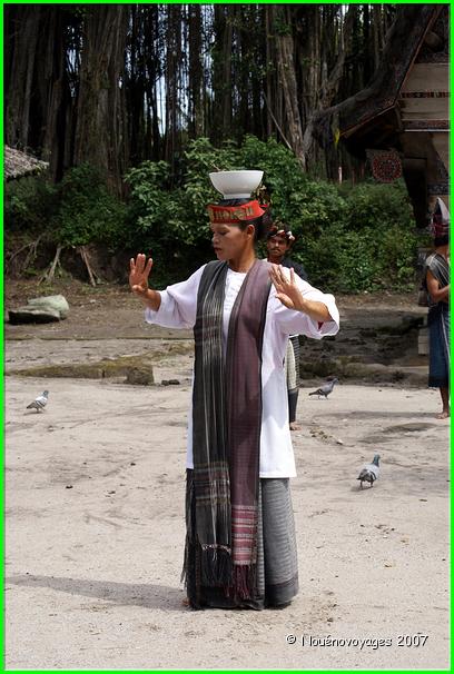 DANSE BATAK